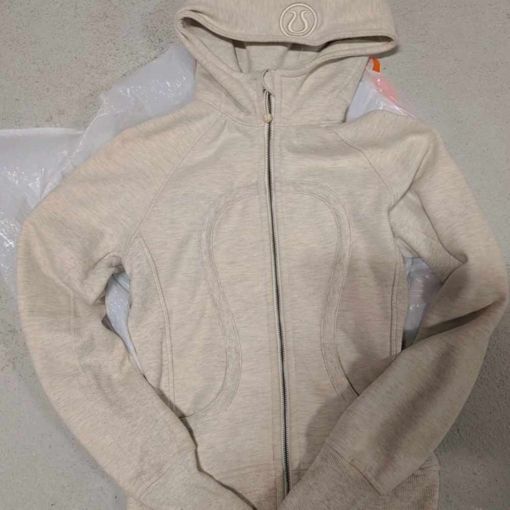 Lululemon scuba hoodie 🍋